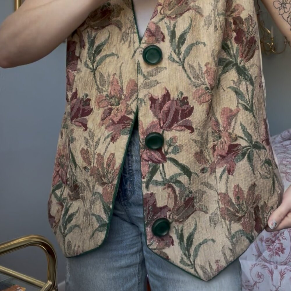 Vintage Plus Size Floral Vest - Picture 6 of 8